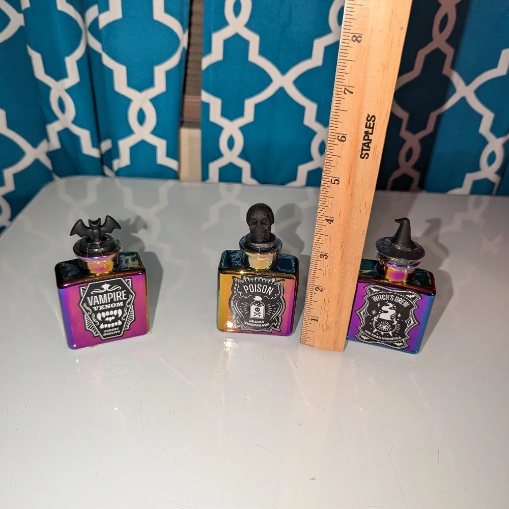❤️NEW 2024 Target Bullseye Set of 3 Mini Glass Potion Bottles Iridescent